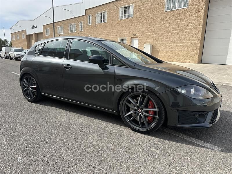 Gris / plata Usado 2011 Cupra Leon Berlina | 17.000 € (Precio justo) - Imagen 1/3