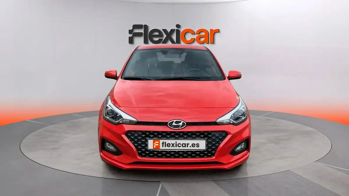 Usado Hyundai i20 100 CV (73 kW) 2018 Rojo Berlina