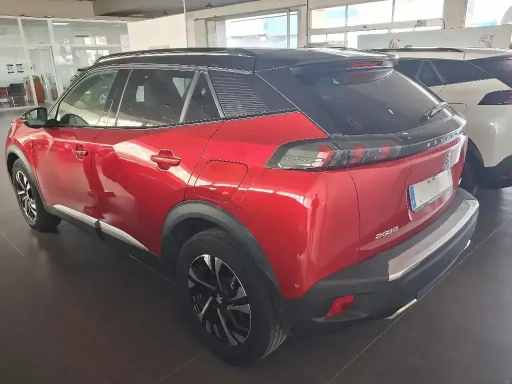 Usado Peugeot 2008 GT-line 130 CV (95 kW) 2020 Rojo SUV