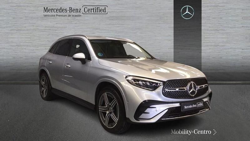 Usado Mercedes GLC220 AMG line 197 CV (144 kW) 2024 Hightechsilber metallic