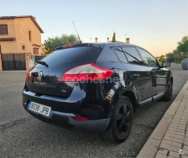 Usado Renault Mégane Privilege 130 CV (95 kW) 2010 Azul Berlina