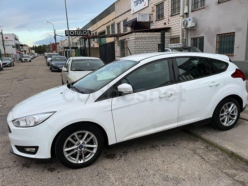 Begagnad Ford Focus Trend 120 HK (88 kW) 2016 Vit Sedan