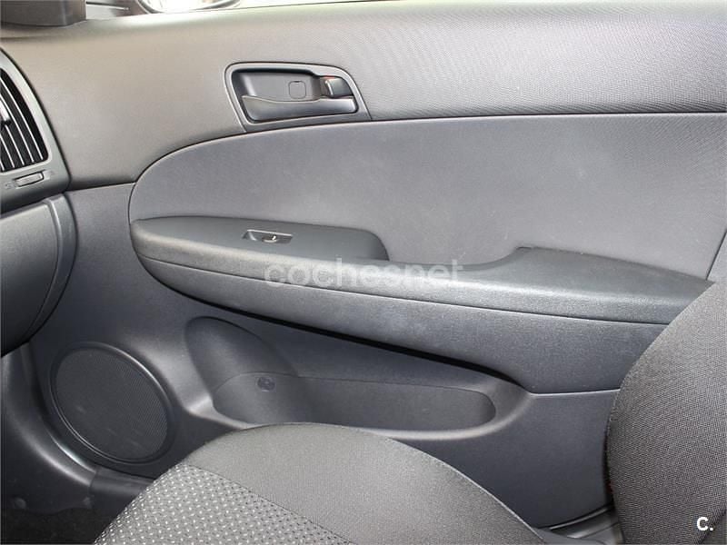 Brugt Hyundai i30 Classic 109 HK (80 kW) 2011 Rød Sedan