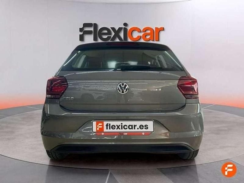 Usado VW Polo Advance 80 CV (58 kW) 2020 Gris Utilitario