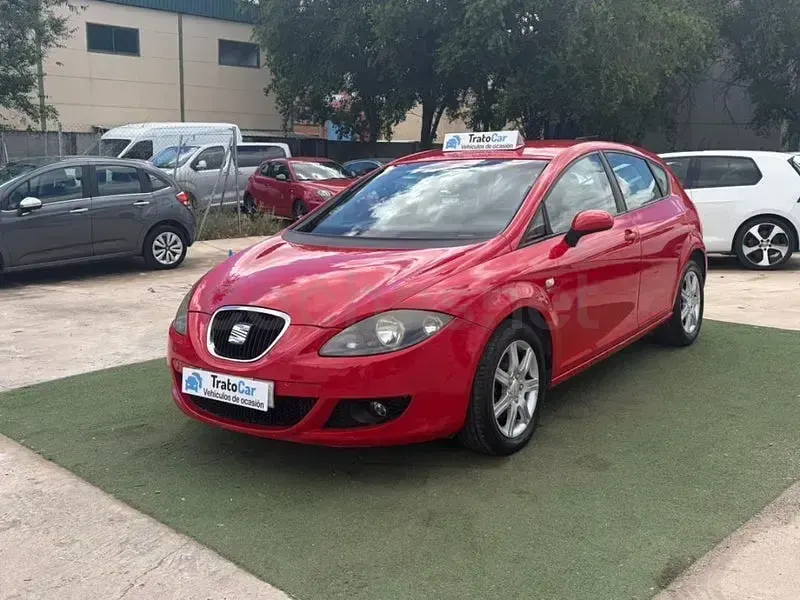 Usado Seat Leon Reference 140 CV (102 kW) 2005 Rojo Utilitario