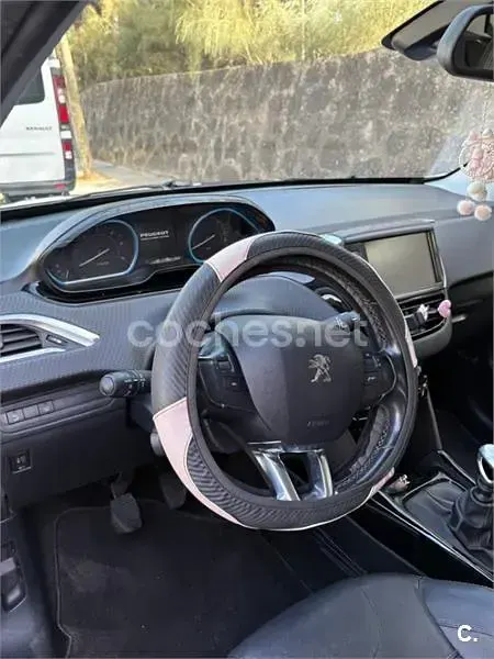 Usado Peugeot 2008 GT-line 120 CV (88 kW) 2017 Blanco SUV