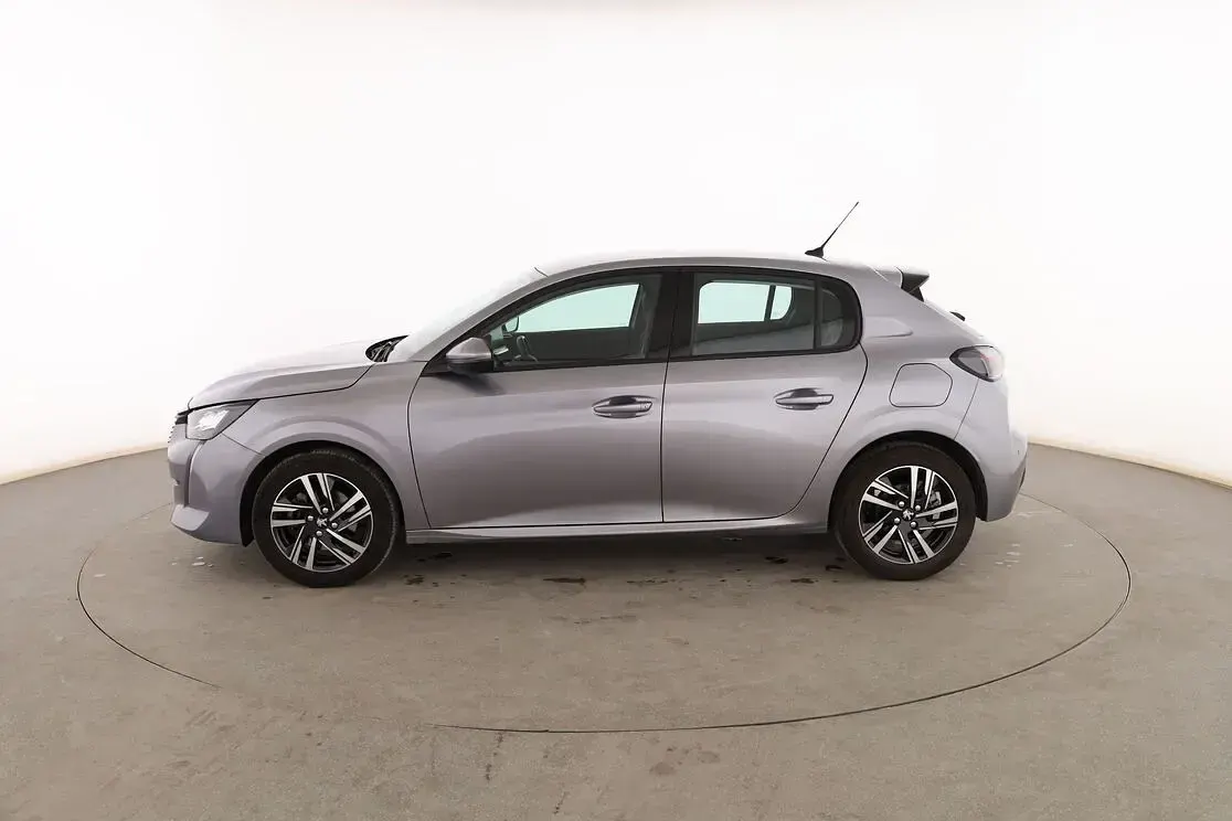 Usado Peugeot 208 Allure 101 CV (74 kW) 2020 Gris Utilitario