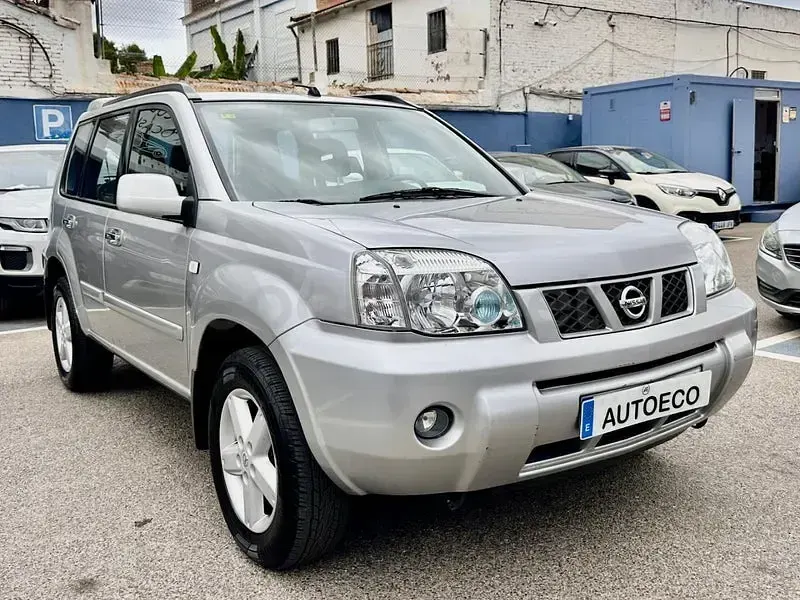 Usado Nissan X-Trail 136 CV (100 kW) 2005 Gris / plata SUV