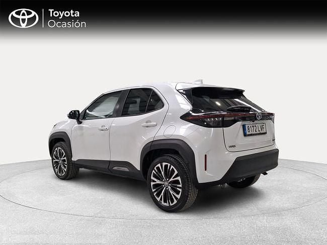 Usado Toyota Yaris Hybrid Style 115 CV (84 kW) 2021 Blanco