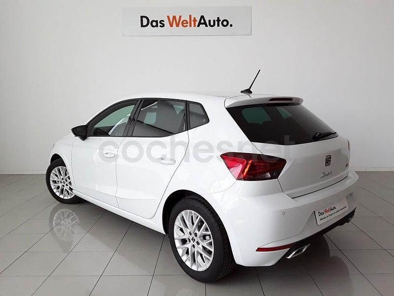 Usado Seat Ibiza FR 115 CV (84 kW) 2025 Blanco Utilitario