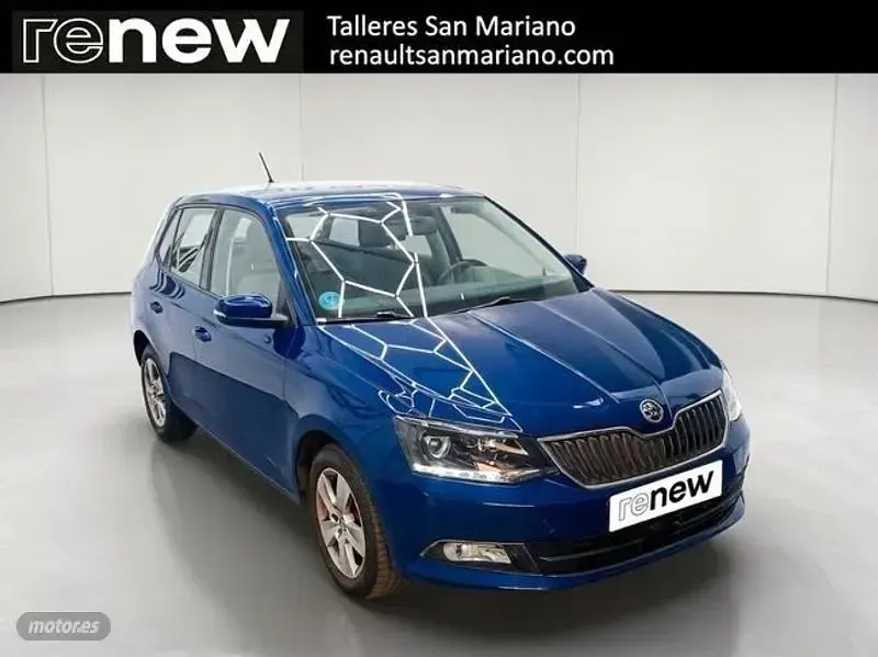 Usado Skoda Fabia 90 CV (66 kW) 2016 Azul Berlina