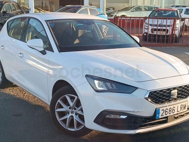Usado Seat Leon Reference 115 CV (84 kW) 2021 Blanco Berlina