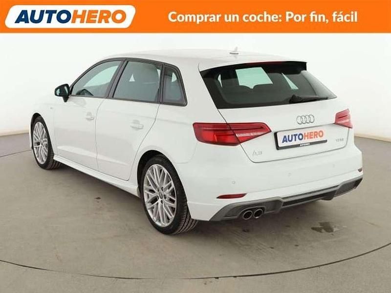 Käytetty Audi A3 Sport 150 HP (110 kW) 2018 Valkoinen Sedan
