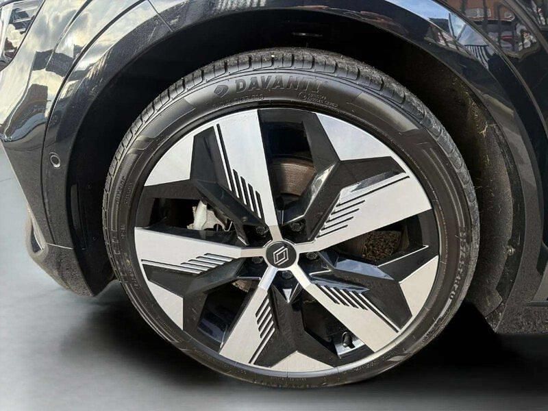 Usado Renault Mégane Techno 95 kW (130 CV) 2023 Noir gne blanc 369 Berlina