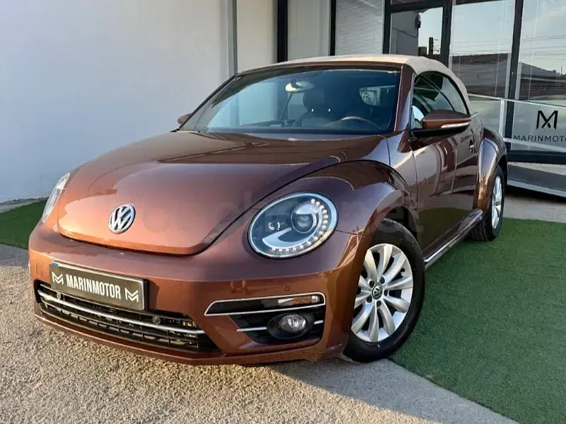 Usado VW Beetle Design 150 CV (110 kW) 2017 Marrón Utilitario