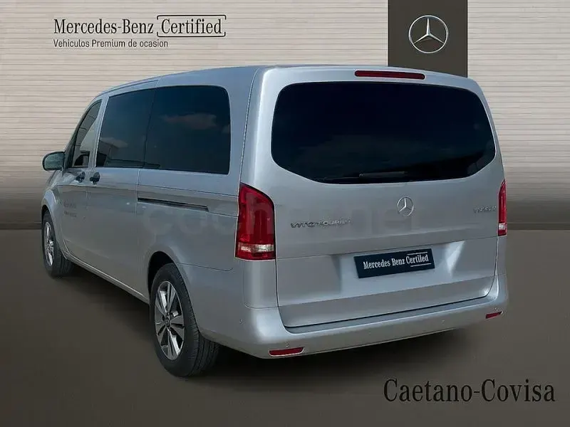 Usado Mercedes Vito 136 CV (100 kW) 2025 Gris / plata Van