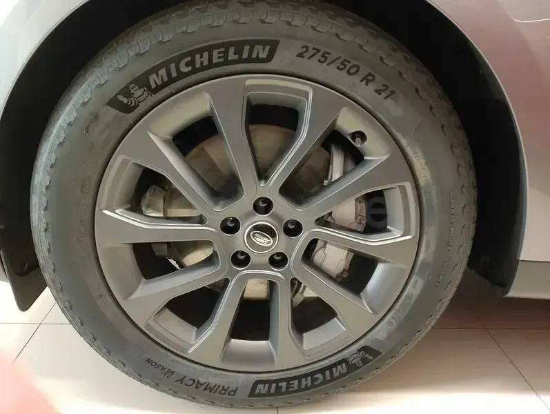 Usado Land Rover Range Rover Sport S 249 CV (183 kW) 2024 Gris / plata SUV
