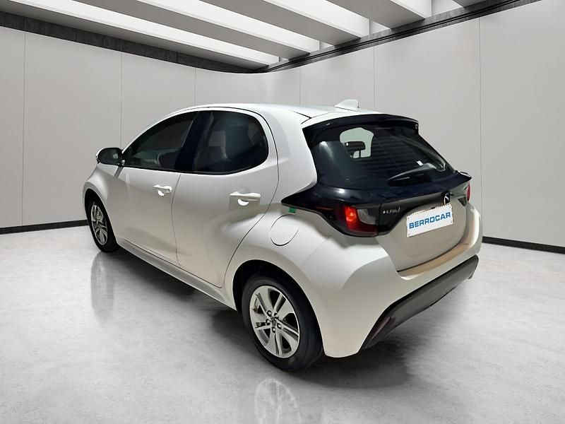 Usado Mazda 2 Comfort 116 CV (85 kW) 2023 Blanco Utilitario