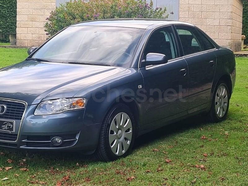 Usado Audi A4 140 HP (102 kW) 2006 Cinzento Sedan