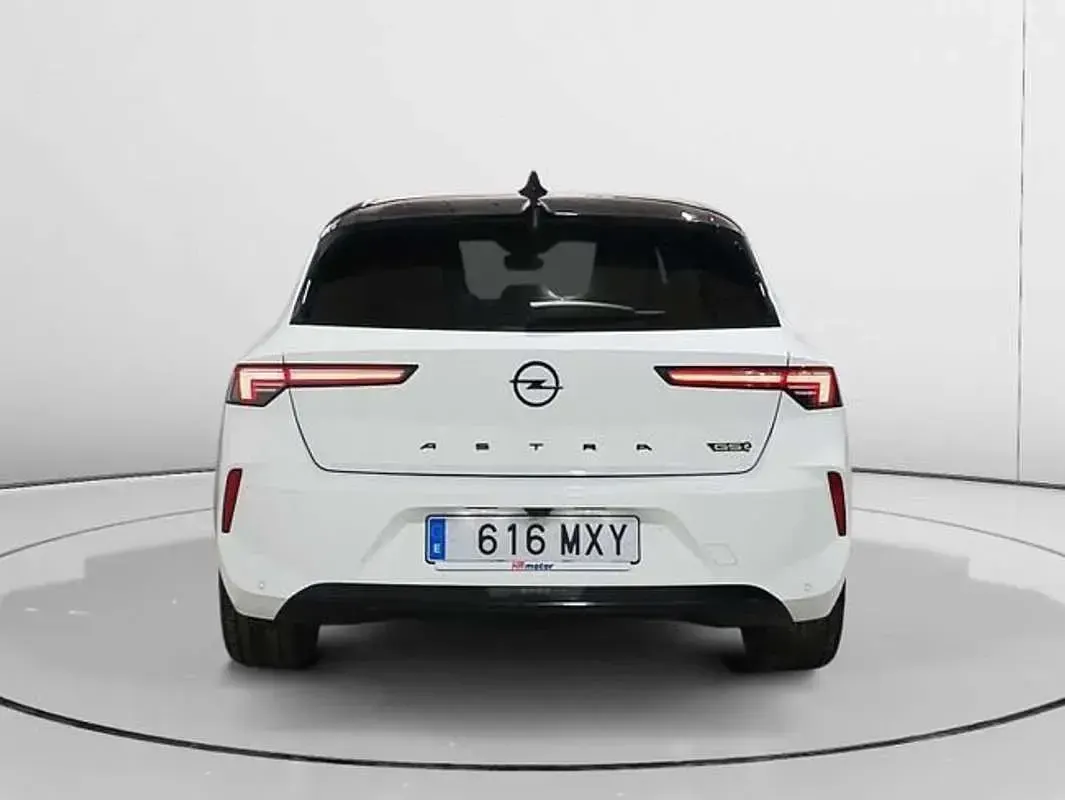Usado Opel Astra GSe 224 CV (164 kW) 2025 Blanco Utilitario