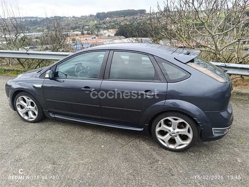 Usado Ford Focus ST 225 CV (165 kW) 2006 Gris / plata Berlina