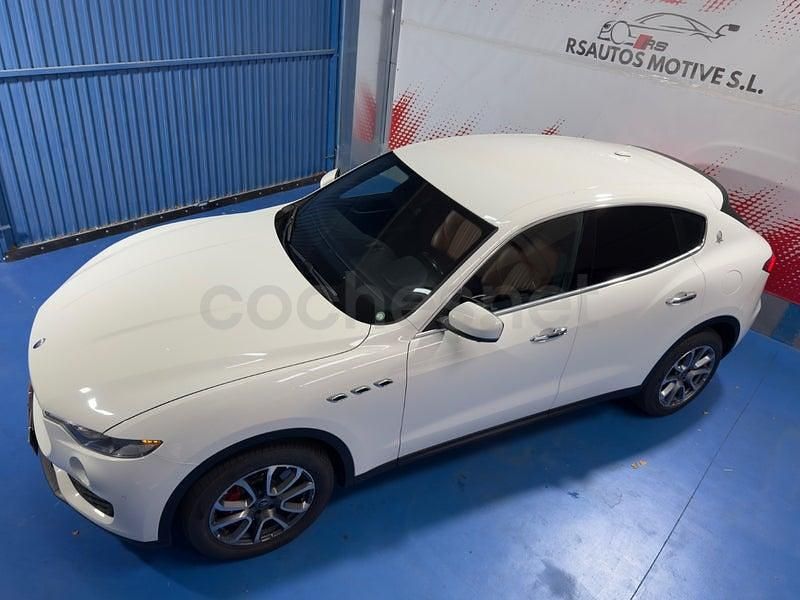 Usado Maserati Levante 275 CV (202 kW) 2021 Blanco SUV