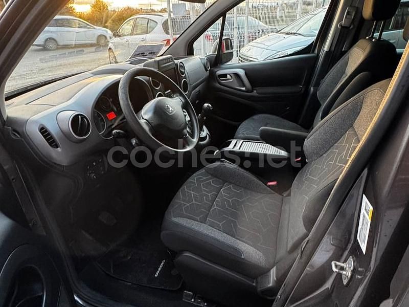 Usado Peugeot Rifter Active 100 CV (73 kW) 2018 Marrón Monovolumen