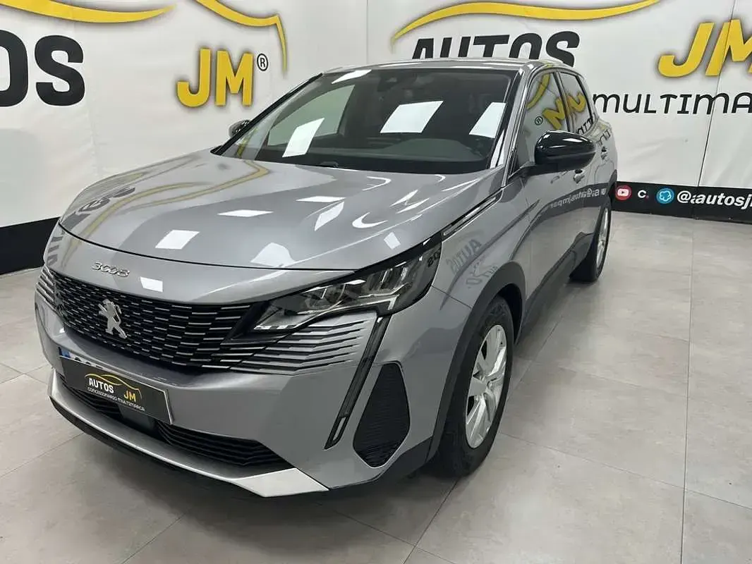Usado Peugeot 3008 Active 129 CV (94 kW) 2021 Gris SUV