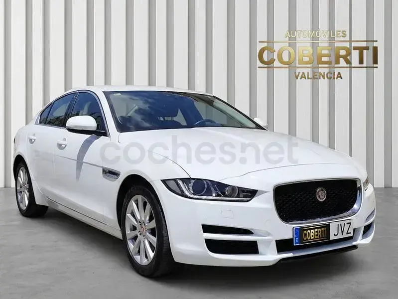 Usado Jaguar XE Pure 180 CV (132 kW) 2017 Blanco Berlina