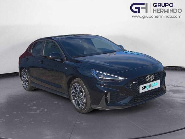 Usado Hyundai i30 N Line 100 CV (73 kW) 2025 Negro Berlina