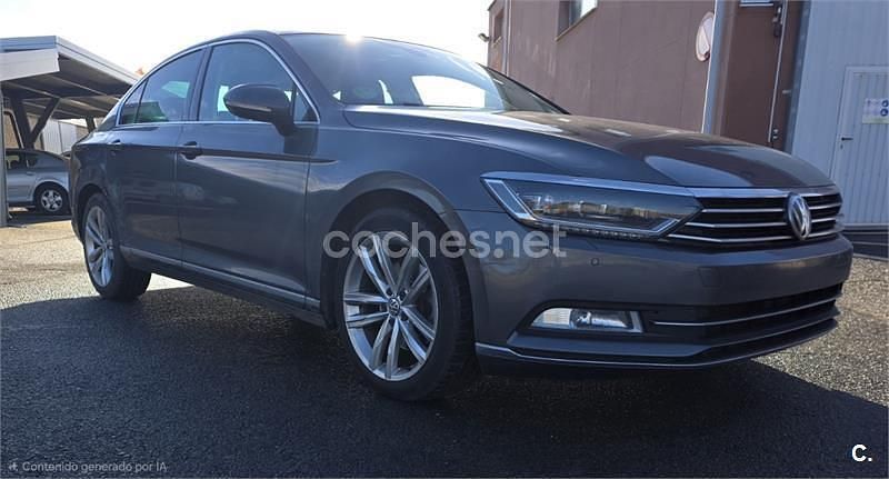 Usado VW Passat Sport 150 CV (110 kW) 2015 Gris / plata Berlina