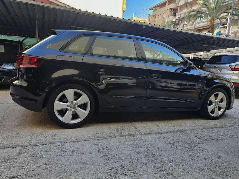 Usado Audi A3 Sportback Ambition 150 CV (110 kW) 2014 Negro Utilitario