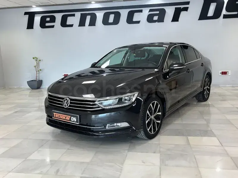 Usado VW Passat Sportline 150 CV (110 kW) 2018 Gris / plata Berlina