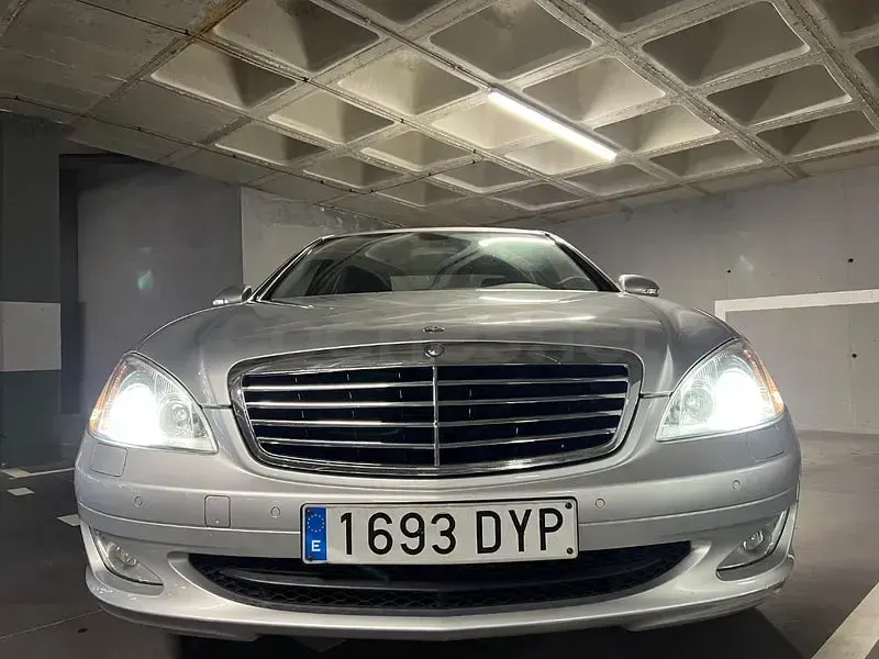 Usado Mercedes S320 235 CV (172 kW) 2006 Gris / plata Berlina
