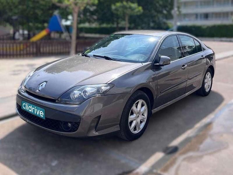 Usado Renault Laguna III Dynamique 131 CV (96 kW) 2010 Gris Berlina