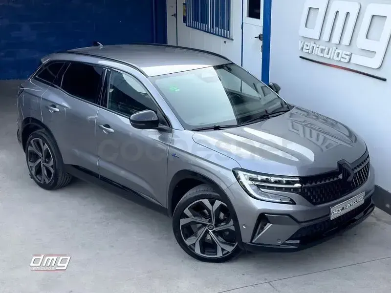 Usado Renault Austral Techno 158 CV (116 kW) 2024 Gris / plata SUV