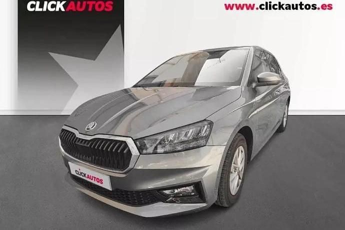 Usado Skoda Fabia Selection 95 CV (69 kW) 2025 Blanco Utilitario