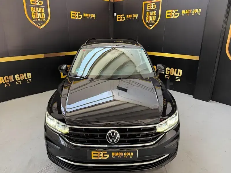Usado VW Tiguan Life 150 CV (110 kW) 2021 Negro SUV