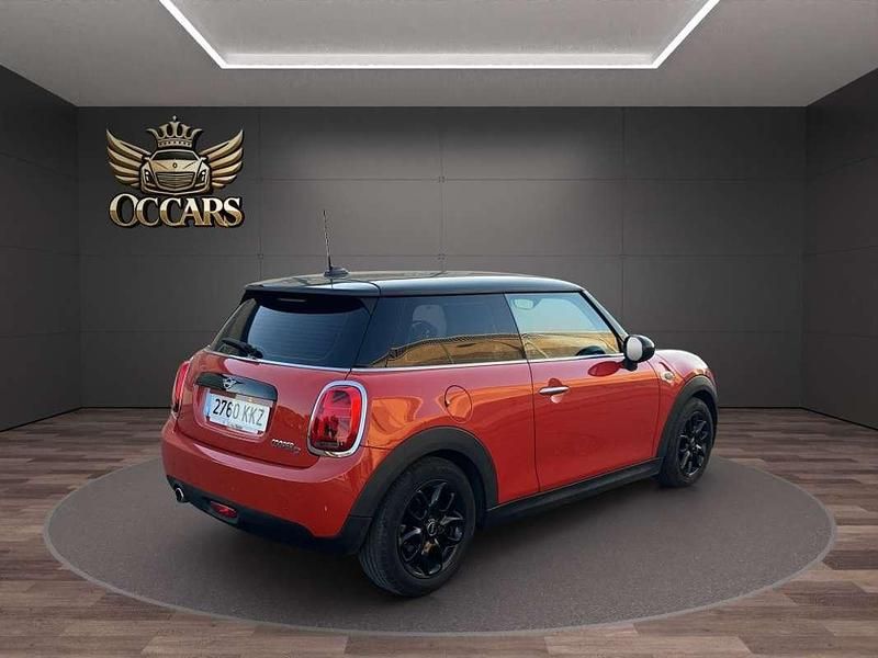 Usado Mini Cooper D 116 CV (85 kW) 2018 Rojo Utilitario