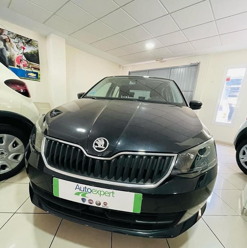 Usado Skoda Fabia Ambition 75 CV (55 kW) 2016 Negro