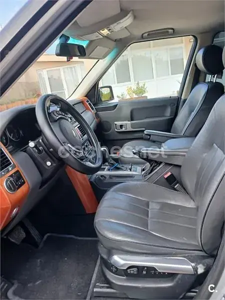 Usado Land Rover Range Rover Vogue 177 CV (130 kW) 2004 Gris / plata SUV