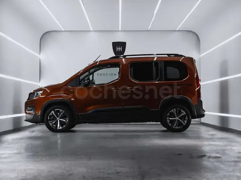 Usado Peugeot Rifter GT 130 CV (95 kW) 2020 Marrón Monovolumen