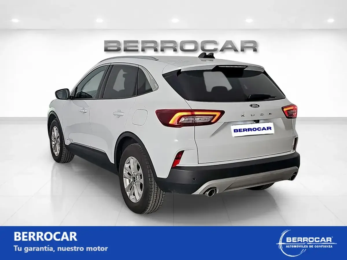 Usado Ford Kuga Titanium 150 CV (110 kW) 2025 Blanco SUV