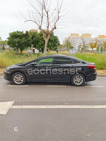 Usado Hyundai i40 115 CV (84 kW) 2017 Negro Berlina