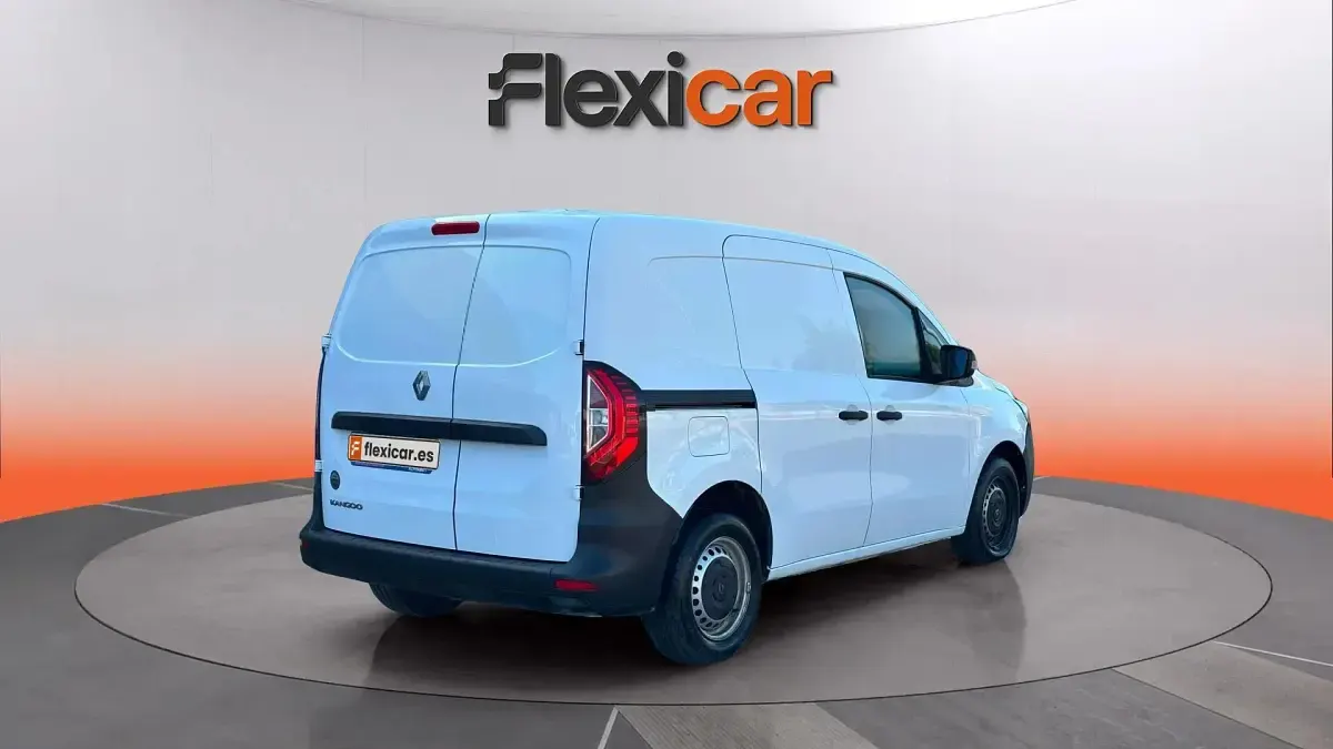 Usado Renault Kangoo 95 CV (69 kW) 2022 Blanco Monovolumen