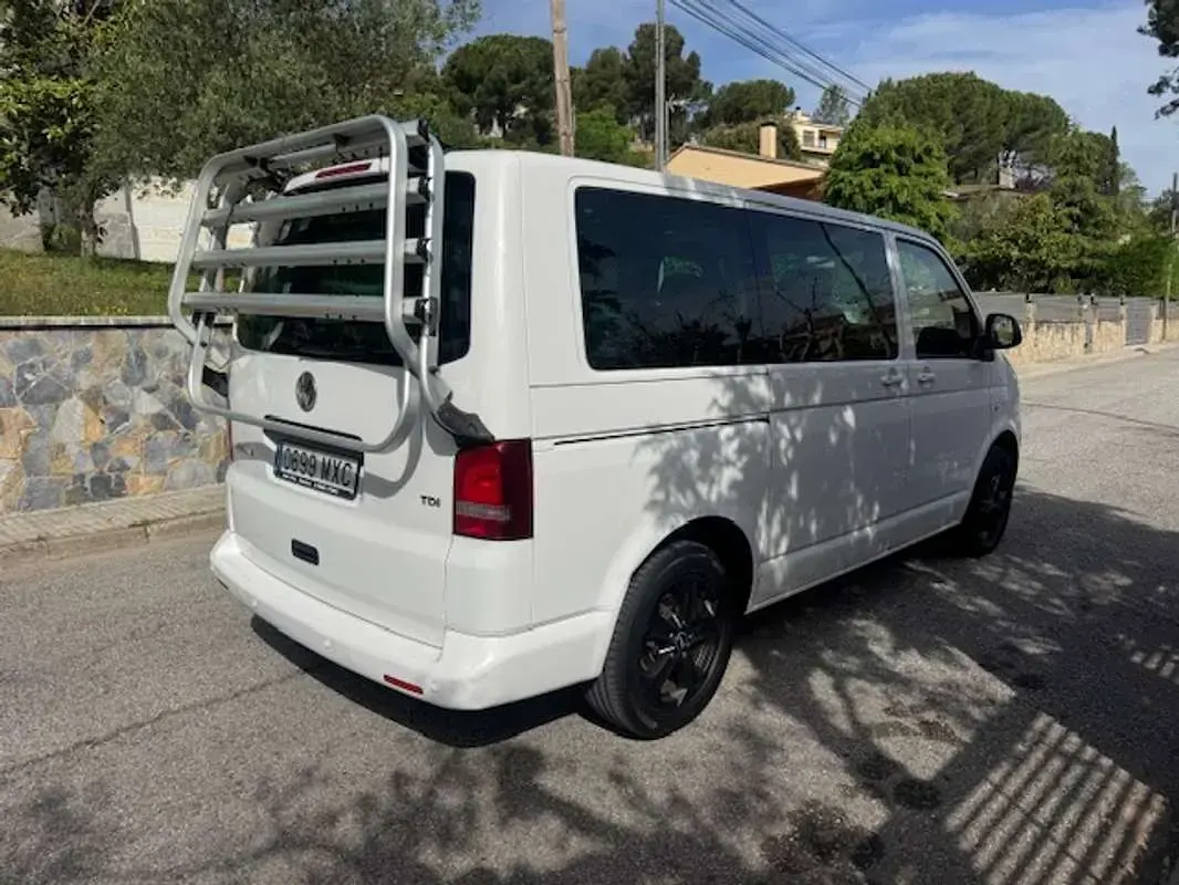 Usado VW Multivan Comfortline 102 CV (75 kW) 2010 Blanco Monovolumen