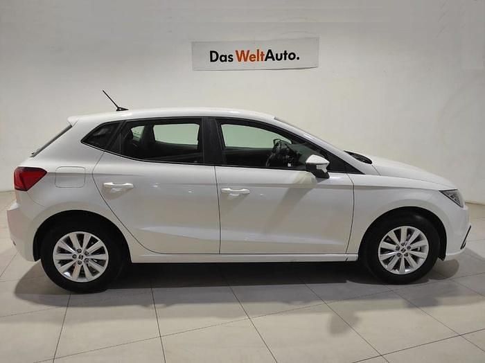 Usado Seat Ibiza Style Plus 116 CV (85 kW) 2022 Blanco Utilitario