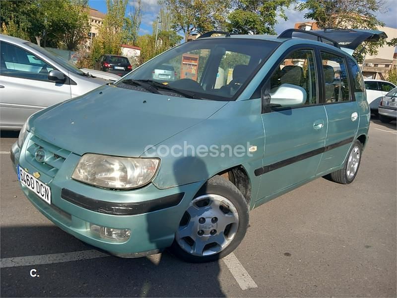 Verde Usado 2004 Hyundai Matrix GLS Monovolumen | 1400 € - Imagen 1/4