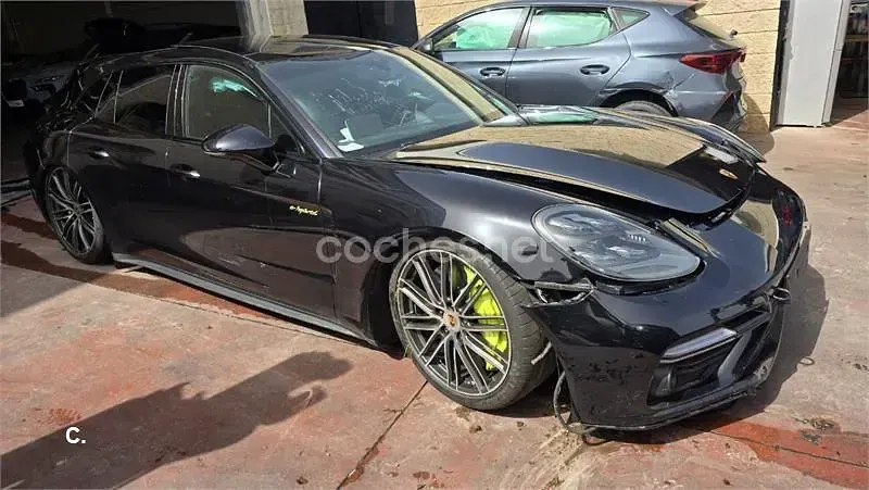 Usado Porsche Panamera Sport Turismo 680 CV (500 kW) 2018 Negro Familiar