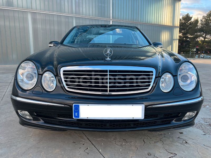 Usado Mercedes E200 Avantgarde 122 CV (89 kW) 2005 Negro Berlina